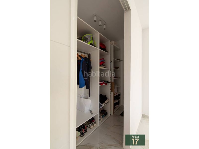 Foto 47718336-c726-4c18-a1f9-f119733d66a2. Xalet amb aparcament piscina a Petrer