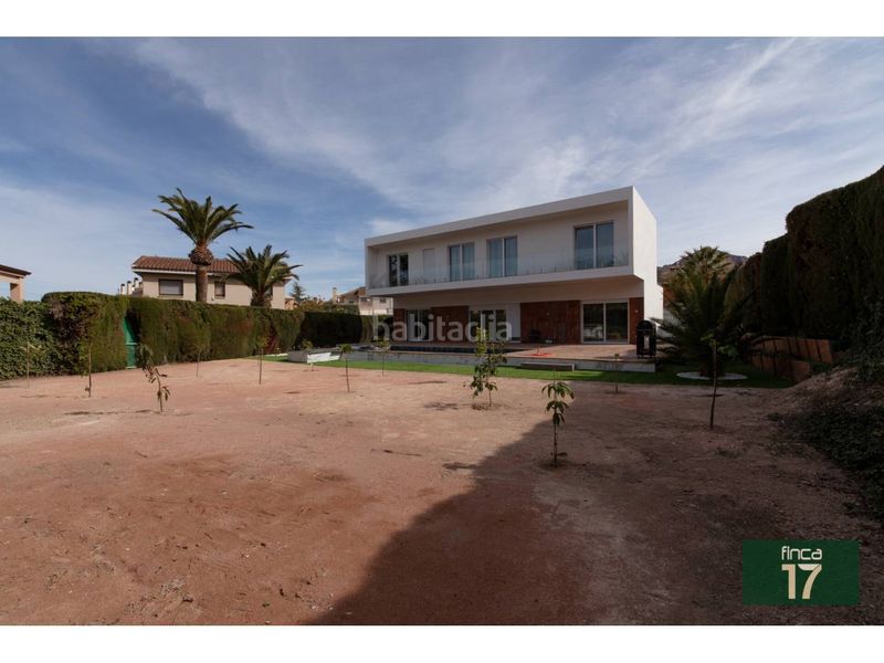 Foto c17658bd-3eef-43c2-b34c-a604deebdafe. Xalet amb aparcament piscina a Petrer