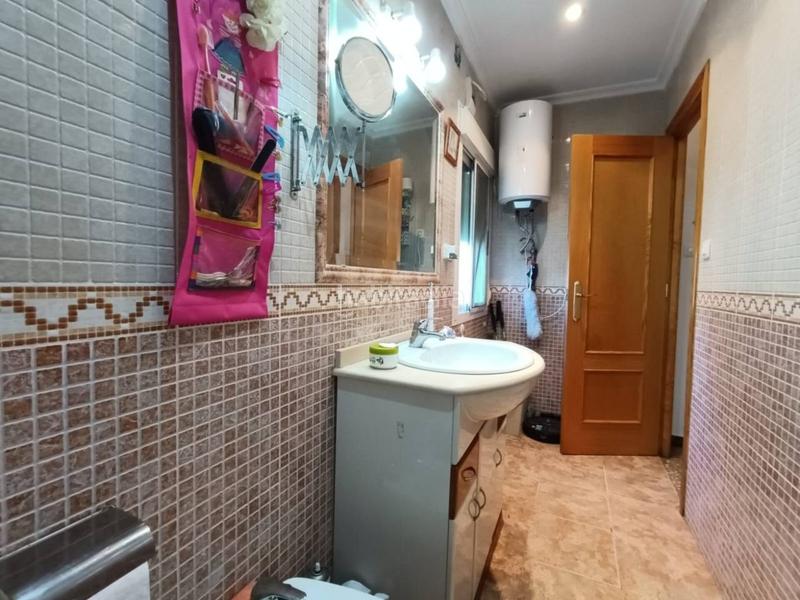 Foto 767a00d6-a7df-4b71-8f6c-aa6f0ef571e8. Casale con piscina in Las Trescientas-San Francisco-Ciudad Vergel Elda