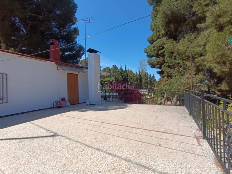 Foto b5dd76ec-1b5a-475a-9e6d-cb2b36377a94. Casale con piscina in Las Trescientas-San Francisco-Ciudad Vergel Elda