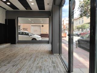 Local commercial à Fraternidad. Local en alquiler en elda