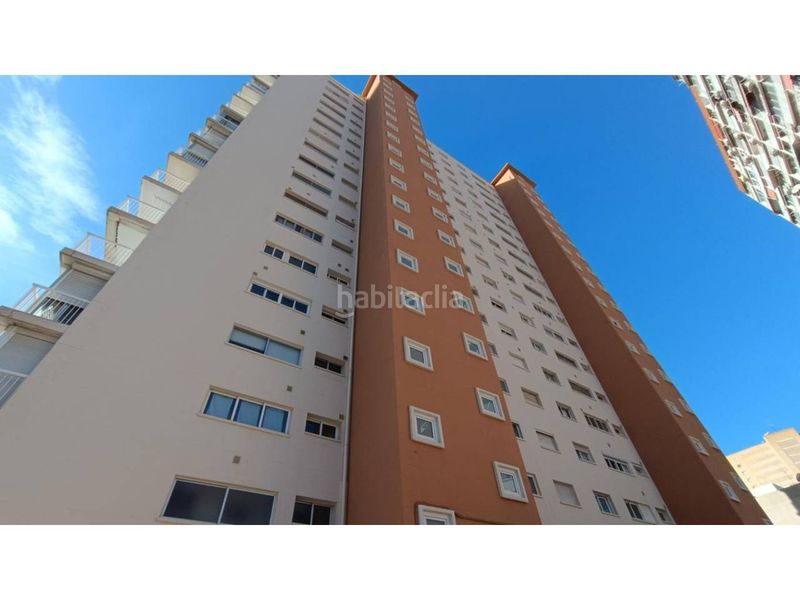 Foto c9055e1f-a937-4be2-bef3-21d3e9abfef5. Apartament amb aparcament piscina a Playa Levante Benidorm