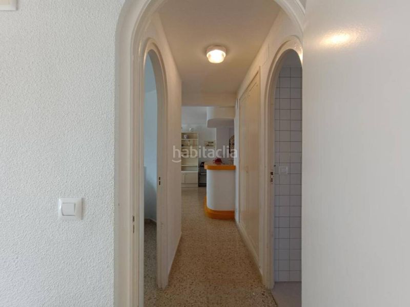Foto f6832e42-5847-4327-a9c8-fc45d9631a14. Apartament amb aparcament piscina a Playa Levante Benidorm