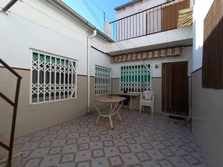 Casa a Petrer. Planta baja independiente en petrer