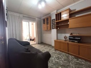 Appartamento in Petrer. Venta de piso exterior de 3 habitaciones en petrer