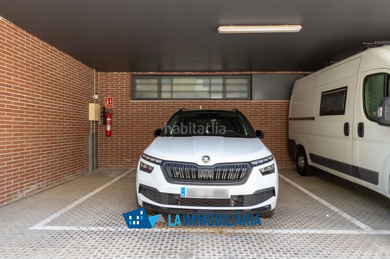 Foto be246e49-3675-454c-8752-27e1529291d9. Pis amb calefacció aparcament a Les Fonts Terrassa