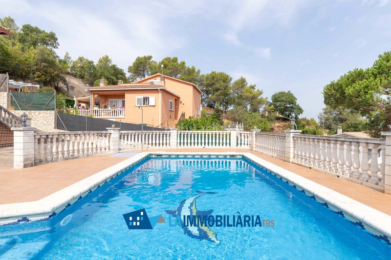 Foto a221f250-5bb0-492f-9728-ad4ba08e5b7c. Xalet amb calefacció aparcament piscina a Lloret Residencial - Montlloret Lloret de Mar