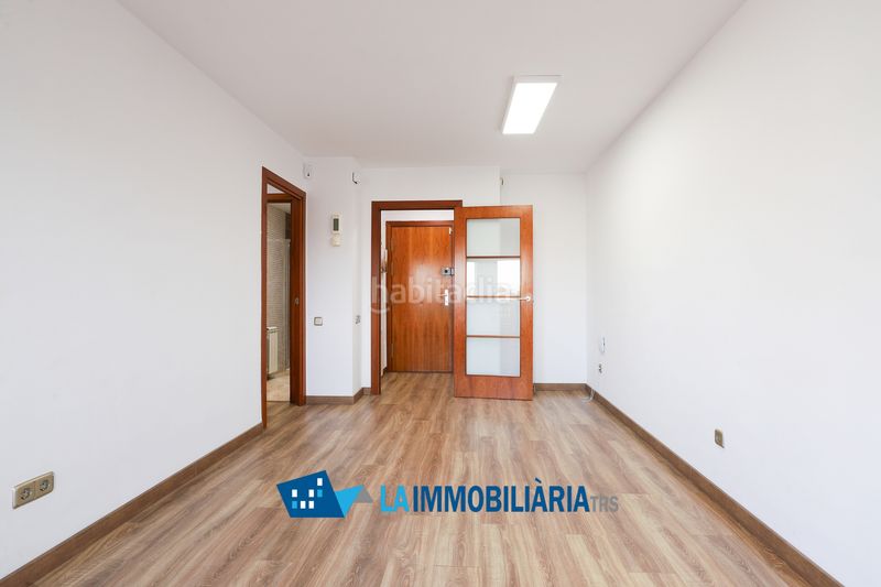 Foto ae972e94-4e33-48f8-aadc-8a2de370b7e0. Pis amb calefacció aparcament a Ca n'Aurell Terrassa