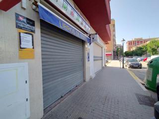 Local Comercial a Tormos. Se vende o traspasa negocio quioscopapelería con licencia de lot