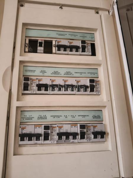 Foto 228886b9-7a6a-4f5c-8bd6-2e7fe476f04c. Local comercial se vende local comercial en Torrefiel en Valencia