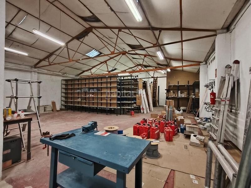 Foto aeb34810-ddc4-482e-8ca8-92776e6cff97. Local comercial se vende local comercial en Torrefiel en Valencia