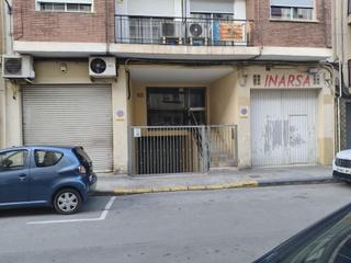 Local Comercial a Torrefiel. Se vende local comercial en torrefiel