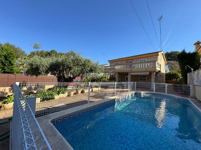 Foto 52bcf320-56a9-461d-835c-8e218bab7889. Xalet amb calefacció aparcament piscina a La Cañada Paterna