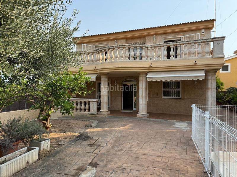 Foto 8078b38d-a3f2-40bf-917a-1106c3db0784. Xalet amb calefacció aparcament piscina a La Cañada Paterna