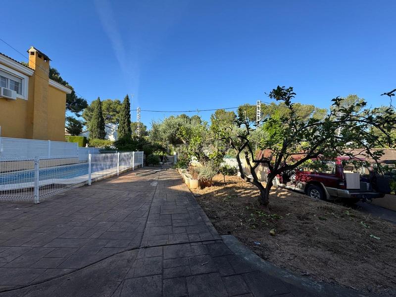 Foto b1d4a04c-2ec7-4df5-aa37-19d01d5b6709. Xalet amb calefacció aparcament piscina a La Cañada Paterna