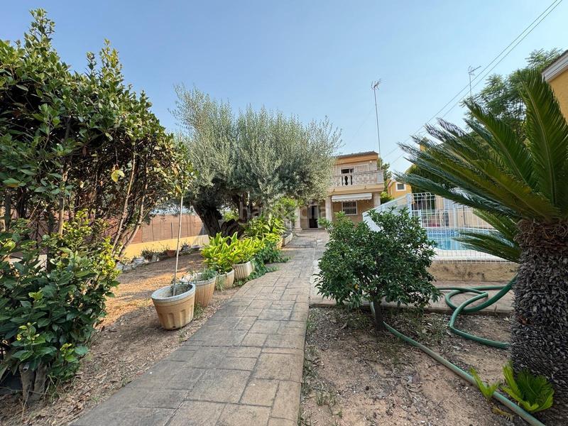 Foto c5136c6a-2cc1-4805-bd38-f36daad3fd67. Xalet amb calefacció aparcament piscina a La Cañada Paterna