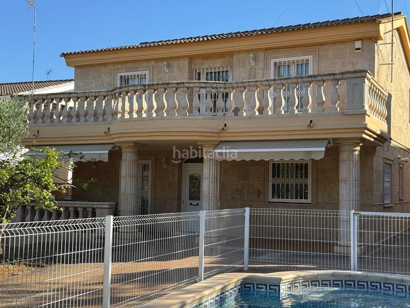 Foto cb0bdcd2-85da-4ac1-9e36-a43d589f6133. Xalet amb calefacció aparcament piscina a La Cañada Paterna