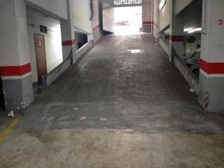 Rent Car parking in Torrefiel. Alquiler garaje en gayano lluch