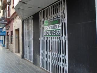 Rent Business premise in Barrio Benicalap. Local en avenida docor peset aleixandre