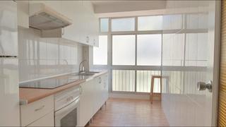 Location Appartement  Avenida burjasot. Magnifico piso en alquiler de tres habitaciones y dos baños en a