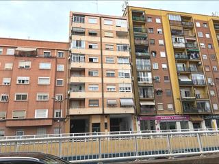 Location Parking voiture à Barrio Benicalap. Plazas de garaje en alquiler en avenida doctor peset aleixandre