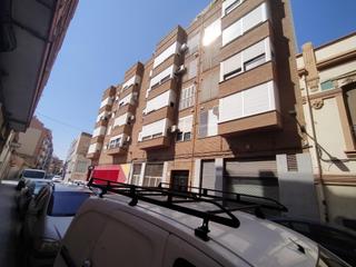 Rent Business premise in Barrio Benicalap. Alquiler de 169 metros en benicalap