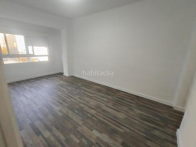 Foto 817c3d3c-ea27-4069-aaea-cf42a0343298. Flat in Torrefiel Valencia