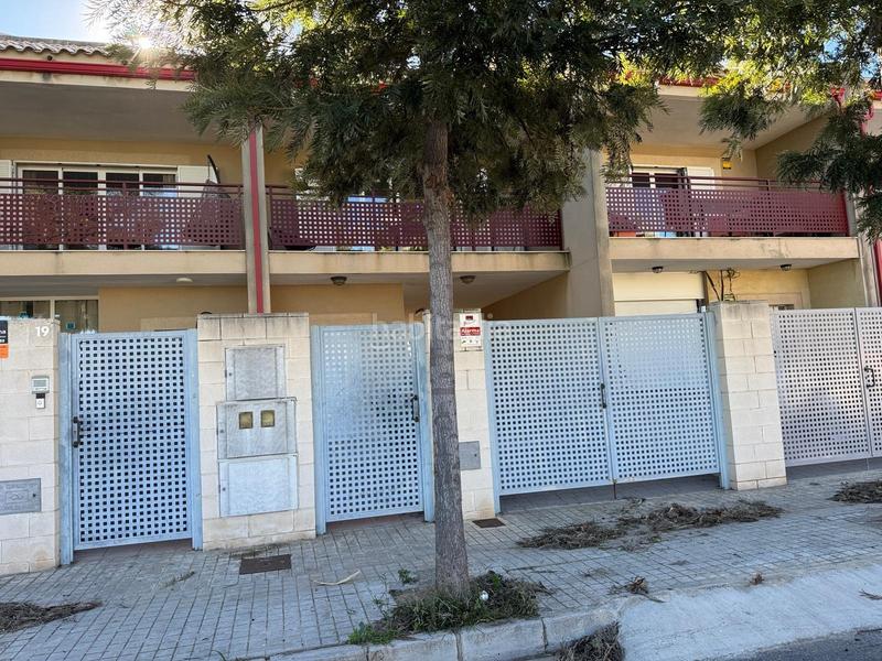 Foto 9028893f-dcf8-49a3-91a3-fab61a4eaa5f. Maison jumelée avec parking piscine dans Corinto-Almardà Sagunt