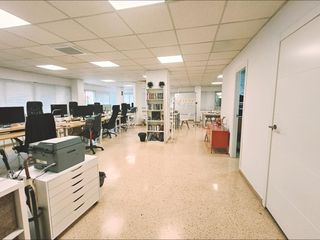 Affitto Ufficio in Tormos. Magnifica oficina compuesta de 3 estancias y dos baños uno adapt