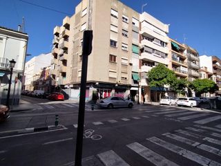 Traspàs Local Comercial a Barrio Benicalap. Traspaso pescadería y tienda de alimentación en valencia ciudad
