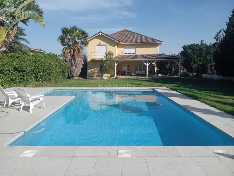 Foto a5ee9cff-6443-4efc-8467-59d71c1f0a97. Xalet amb aparcament piscina a Los Pinares-La Masia Bétera