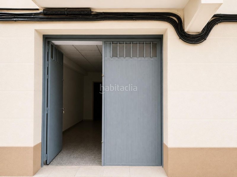 Foto 30184a2b-b093-48cb-abd6-6bccfd435624. Lloguer local comercial a Torrefiel Valencia