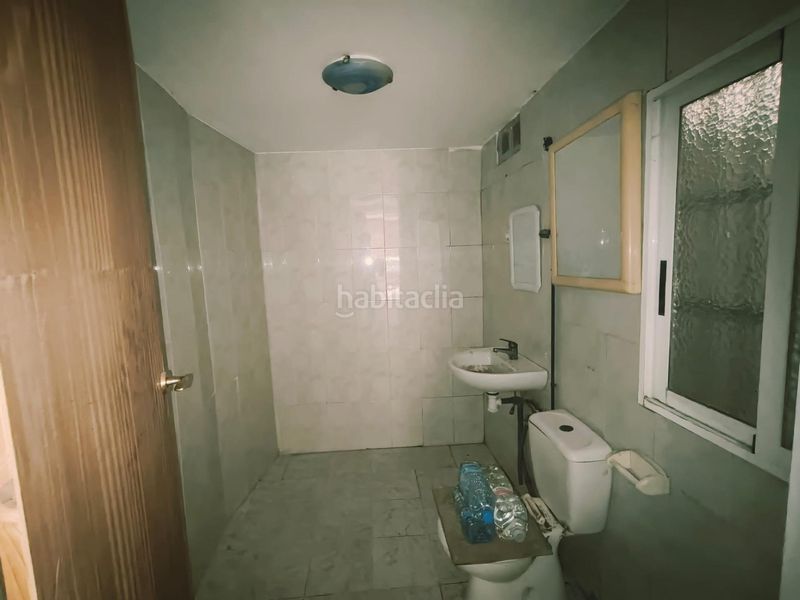 Foto 429a9d5d-0034-4c6b-8707-f3e976f2bf67. Lloguer local comercial a Torrefiel Valencia