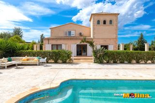 Chalet en Sa Casa Blanca. Espectacular villa con piscina cerca de palma. mallorca