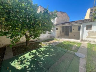 Casa a La Soledat Nord. Se vende planta baja techo libre y gran potencial de edificaci�n