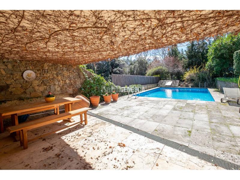 Foto 130be5dc-87b0-4ce8-bd85-453db97ce412. Casa  con excelente distribución, piscina y terreno llano en venta en Matadepera