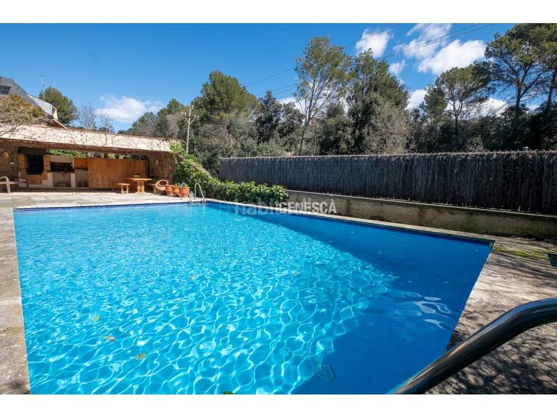 Foto 6de18bac-a22d-496b-8cde-c003f06fe906. Casa  con excelente distribución, piscina y terreno llano en venta en Matadepera