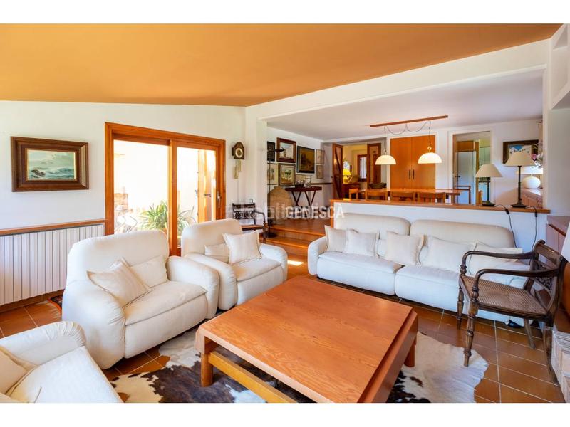 Foto ad01c884-14d6-428d-a3b9-069fbcd29d4b. Casa  con excelente distribución, piscina y terreno llano en venta en Matadepera