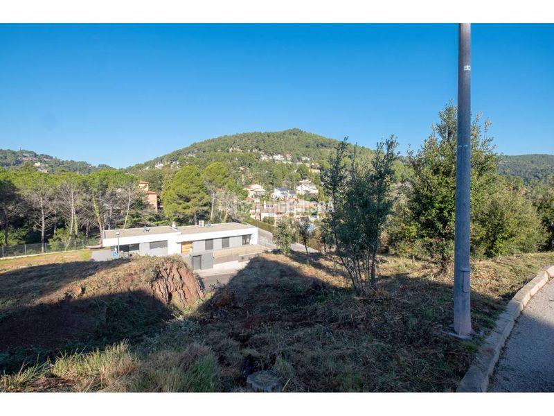 Foto c78d4d49-575a-437f-ada5-f2c84df83682. Terreny residencial a calle poeta maragall 36 a Matadepera