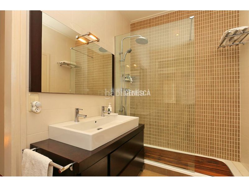 Foto b03f1d5b-b32b-45de-bde0-60ffde2be766. Casa amb calefacció aparcament piscina a Can Tussell Terrassa