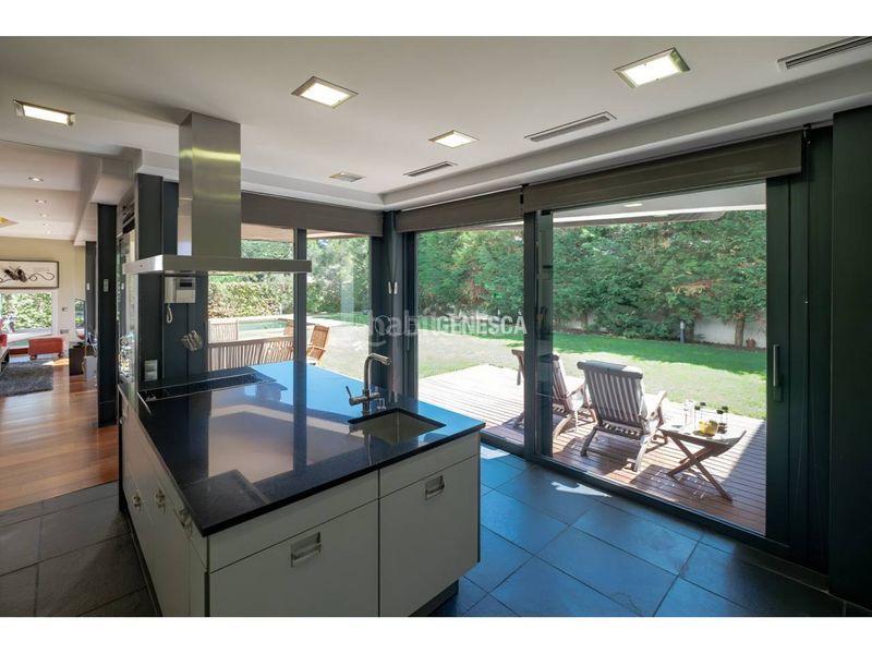 Foto d8af5b87-500c-4c8f-b975-27a9c9f8abf1. Casa amb calefacció aparcament piscina a Matadepera