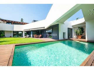 Casa  Calle ramon llull. Chalet de lujo en el centro de matadepera intimidad, confort y s