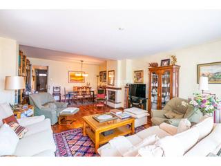 Casa  Terrassa. Casa con jardín y vistas en venta en el centro de matadepera