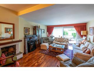 Casa  Terrassa. Casa con jardín y vistas en venta en el centro de matadepera