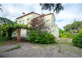 Maison  Calle sant ignasi. Casa señorial en verge de montserrat con gran jardín plano, esqu