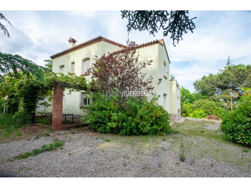 Foto 7ed81389-351c-49e7-87a6-76f87440c486. Casa amb aparcament a Matadepera