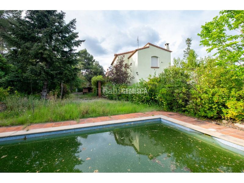 Foto af317585-739b-4180-93d2-59a8d849328b. Casa amb aparcament a Matadepera