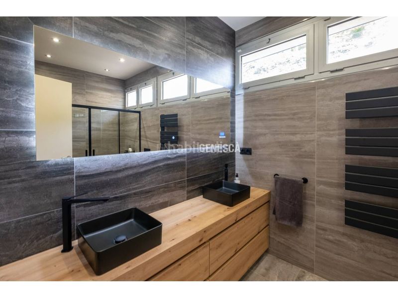 Foto 02d8e052-9c96-48b5-95b3-797841847a72. Casa amb calefacció aparcament a Matadepera