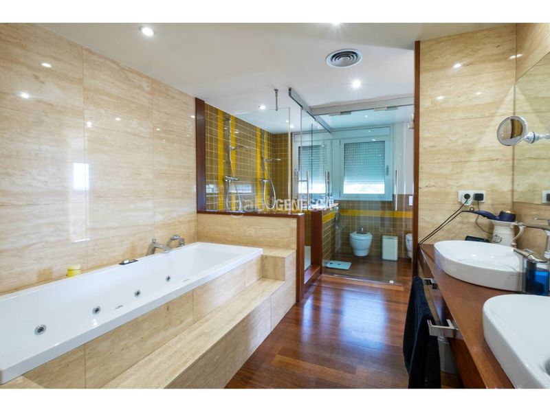 Foto 2eed8da0-7b63-490b-9cfd-f66d0bec00fb. Casa amb calefacció aparcament a Matadepera