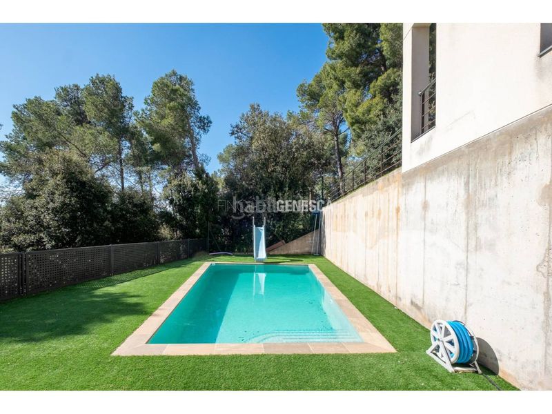 Foto a40f0ad5-56d7-49b3-8e38-f52e04c6e5ec. Casa amb calefacció aparcament piscina a Matadepera